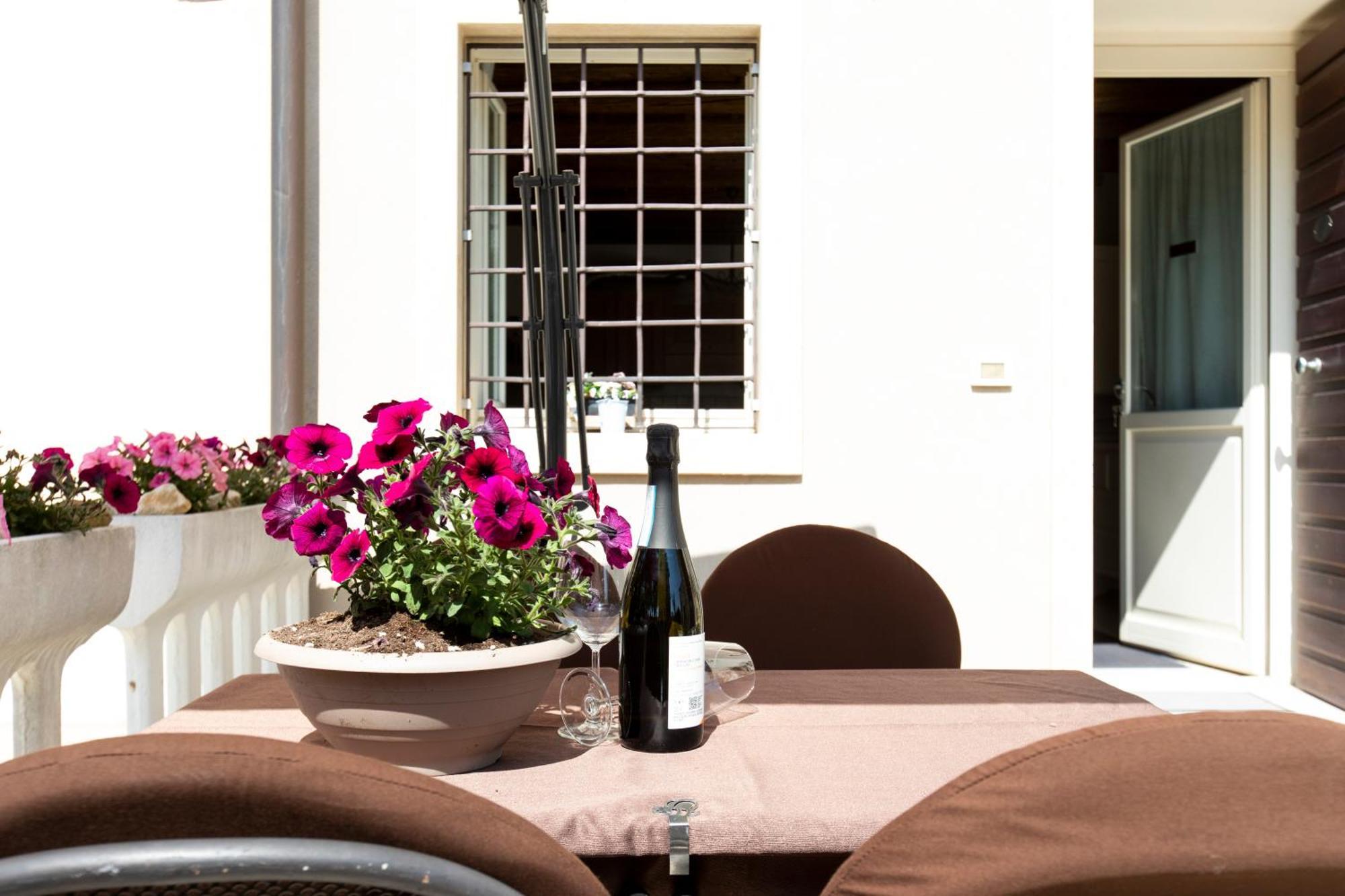 Corte Dei Soavi Suites - Apartments Soave  Exteriör bild