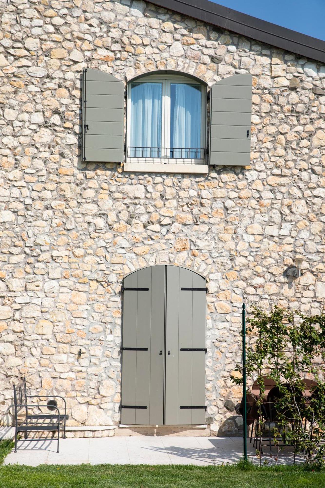 Corte Dei Soavi Suites - Apartments Soave  Exteriör bild