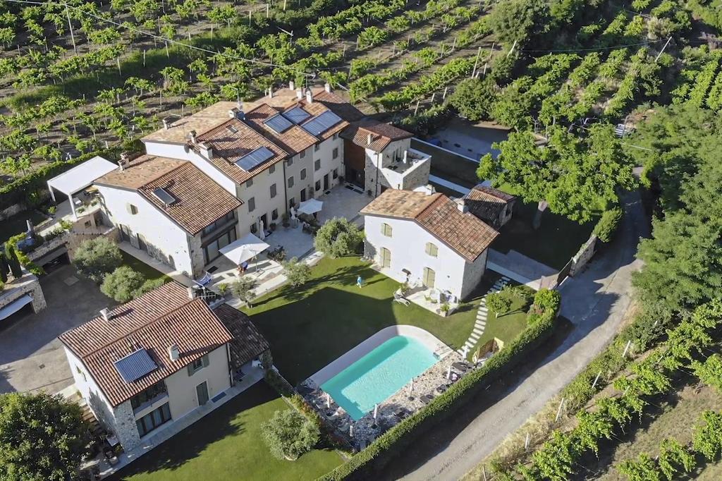 Corte Dei Soavi Suites - Apartments Soave  Exteriör bild