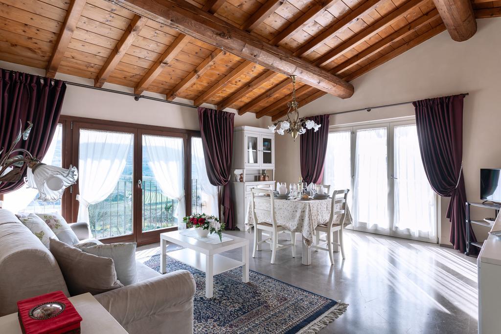Corte Dei Soavi Suites - Apartments Soave  Rum bild